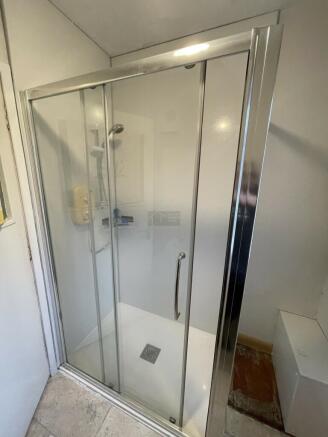 Shower Room b.JPG