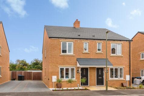 St. Dunstans Way, Carterton