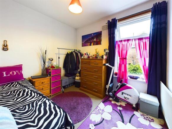 3 bed Terraced for sale Image 10