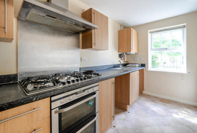 1295454-15-682c6c...