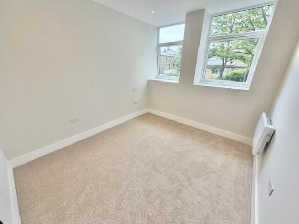 2 bed Apartment to rent Image 5