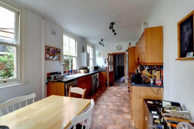 10. Kitchen 3