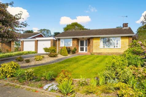 Hawthorn Way, Storrington, West Sussex, RH20