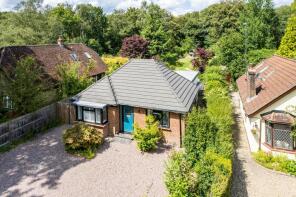 Broad Oak, Blackberry Road, Lingfield RH7 6NQ
