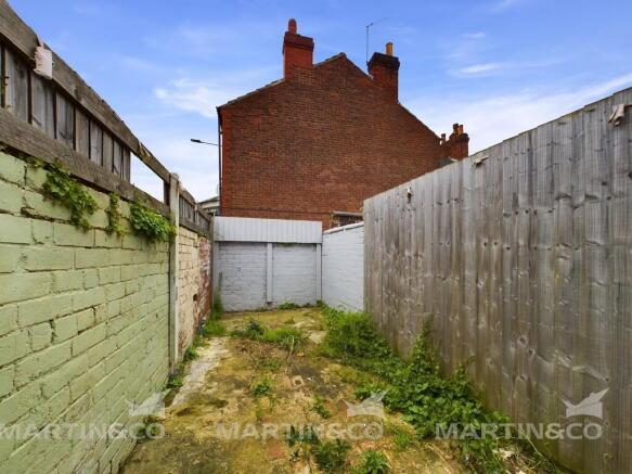 1 bed House Share to rent Image 9