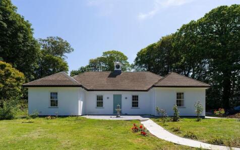 Camborne, Exquisite detached bungalow