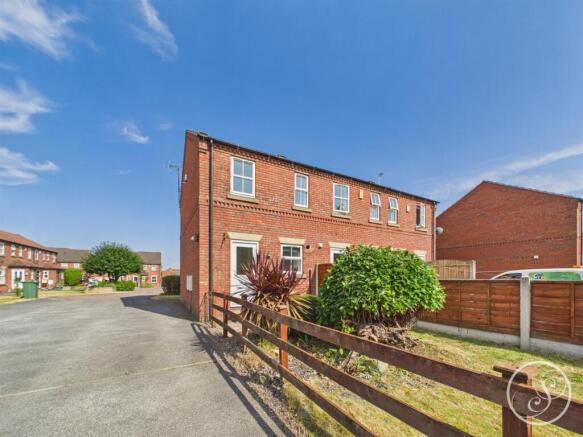 2 bed Town House for sale Image 12