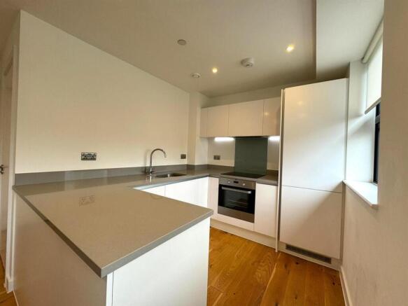 Kitchen pic 2.jpg