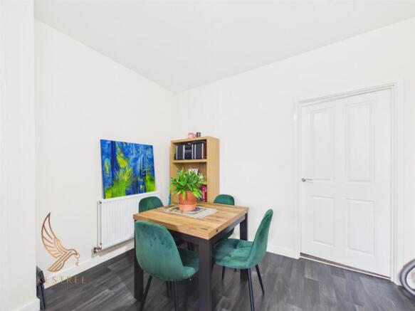 3 bed Semi-Detached for sale Image 7