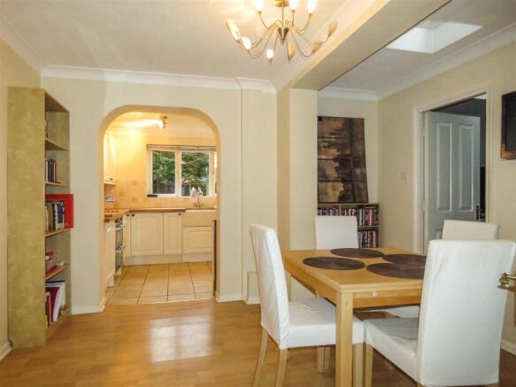 Dining Area.JPG