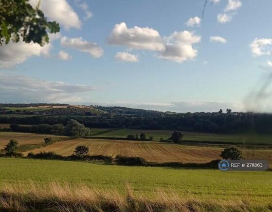 3 bed Semi-Detached to rent Image 12