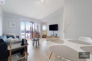 25, Maynards Quay, London E1W 3RY