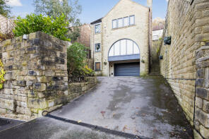 6 High Tracks, Summervale, Holmfirth HD9 7AG