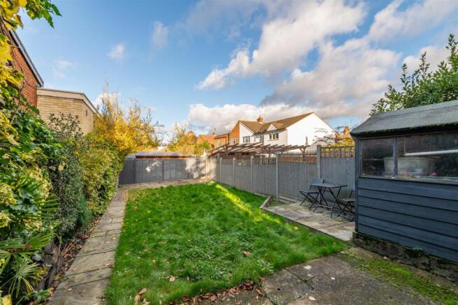 Wellesley Road, E11
