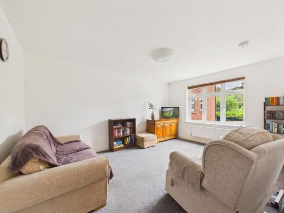 2 bed Flat for sale Image 2