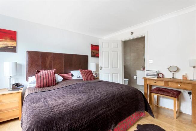 Bedroom 1(a).JPG
