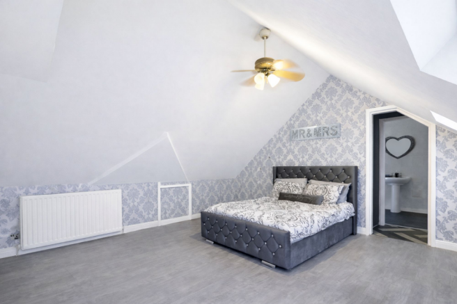3 bed Duplex for sale Image 9