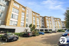 67, Fisgard Court, Admirals Way, Gravesend DA12 2AW