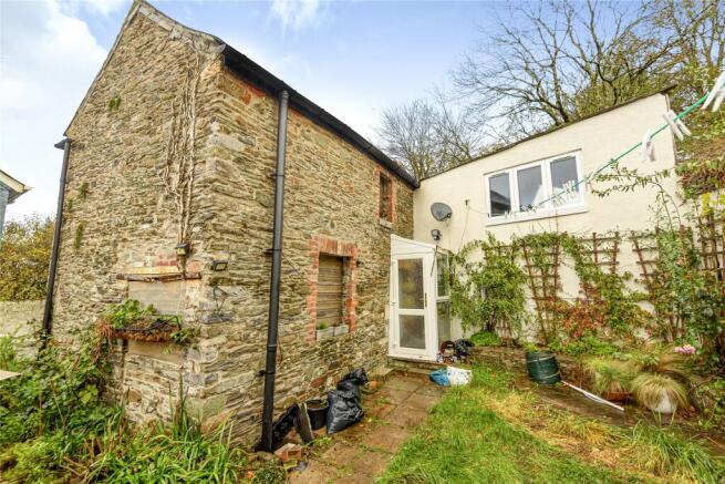 Outbuilding/Garage