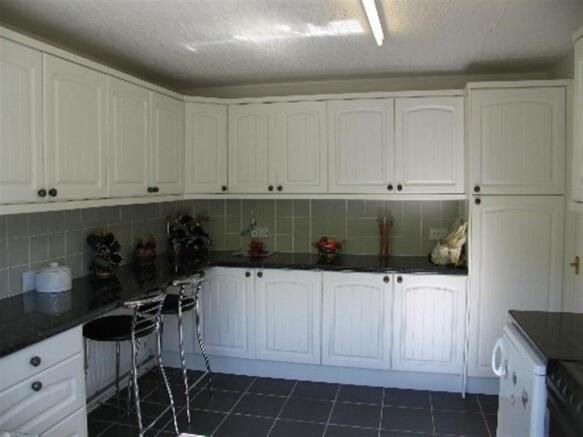 KITCHEN/BREAKFAST RO