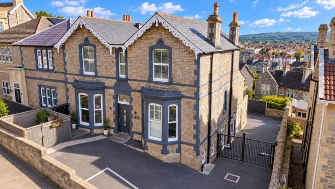 3-bed flat on **Hillside Apartment**Fantastic Coastal Views*Master Bedroom with Balcony & En Suite**Secure Allocated Parking**, £315,000