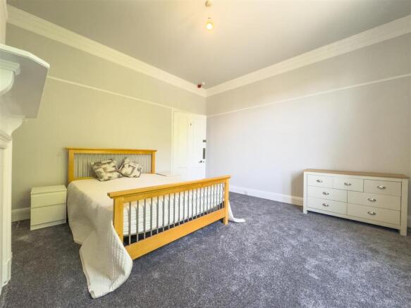 BEDROOM 1.jpg