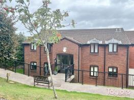 27, Pebble Court, Paignton TQ4 5JT