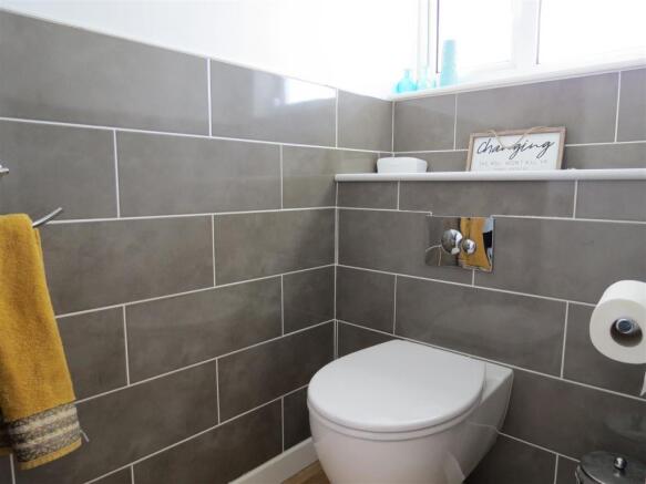 Cloakroom/WC: