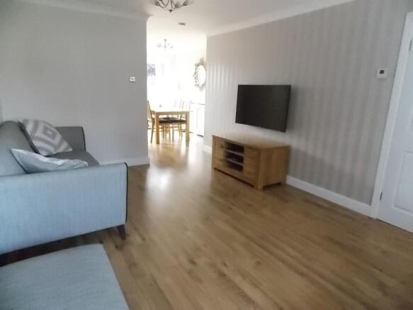 Lounge/dining rm