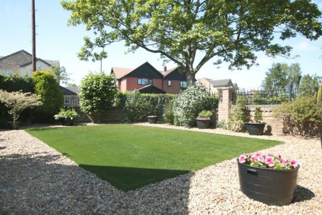 FRONT GARDEN