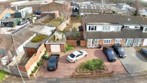 16, Stains Close, Waltham Cross EN8 9JL