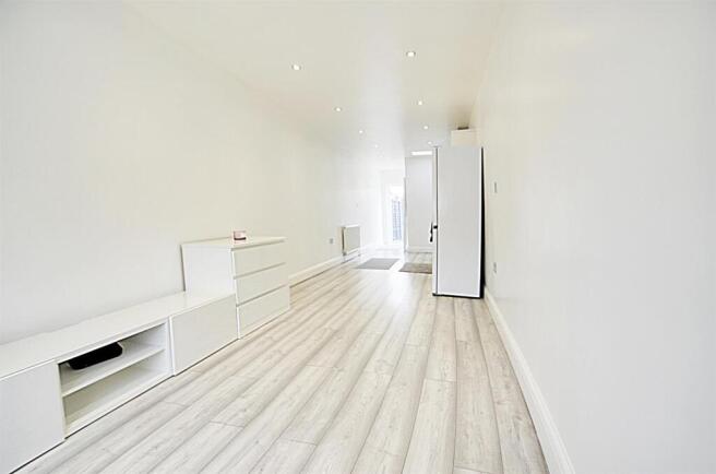 Annexe, Church Road (4).jpg