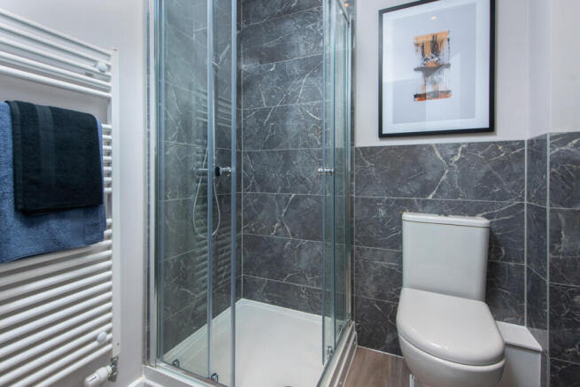 5 bed Detached for sale Image 11