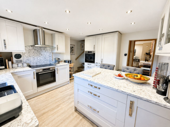 4 bed Terraced for sale Image 4