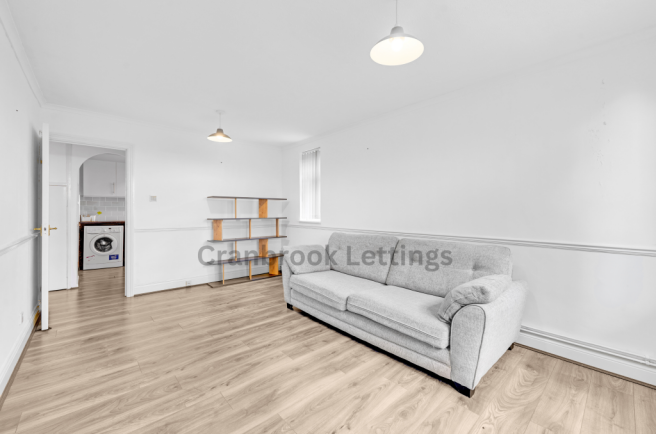 One-Bedroom Flat to Rent - Haldon close IG7