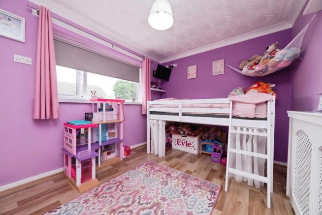 3 bed Terraced for sale Image 11