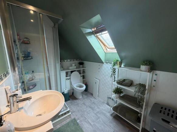 3 bed Town House to rent Image 12