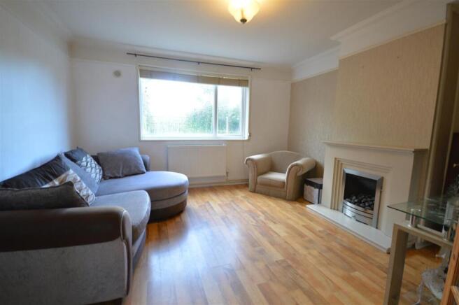 Welland Vale Road, Corby photo 4