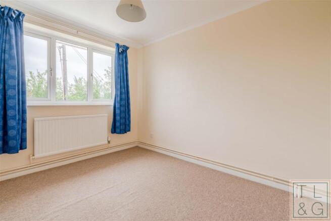 74 Chestnut Close-7.jpg