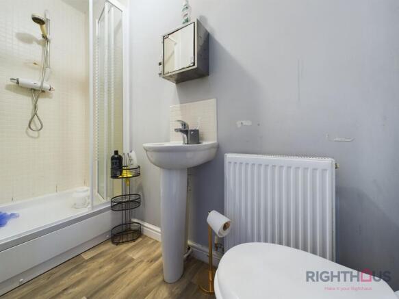 5 bed Town House for sale Image 6