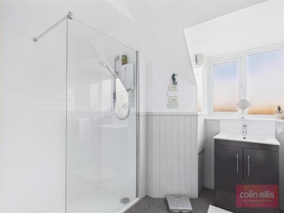 2 bed Flat for sale Image 11
