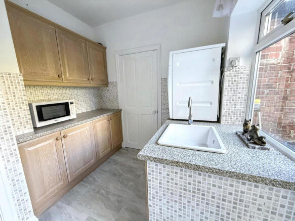 4 bed Semi-Detached for sale Image 8