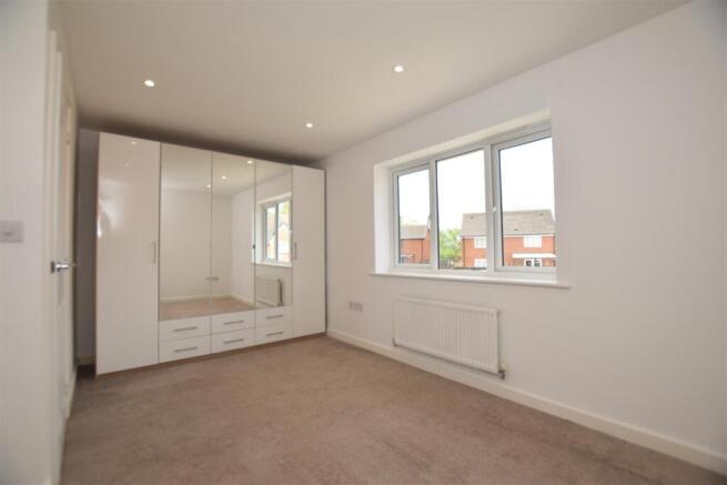 Martindale Crescent, Middleton, Manchester photo 4