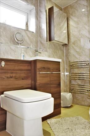 bathroom2.jpg