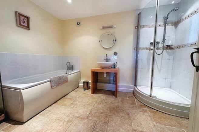 BATH/SHOWER ROOM