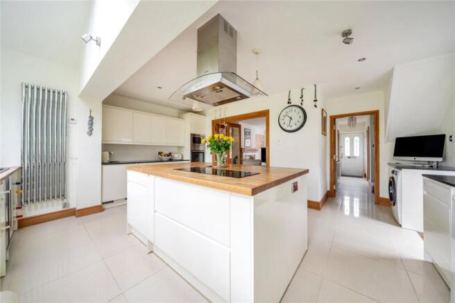 4 bed Semi-Detached for sale Image 12