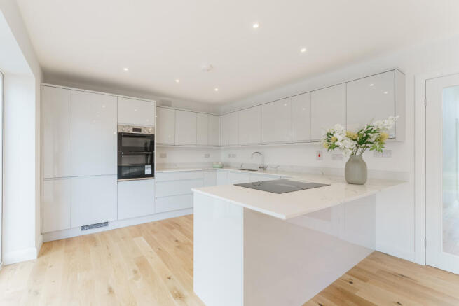 4 bed Detached for sale Image 10