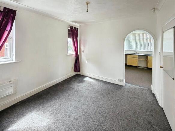 3 bed Semi-Detached for sale Image 8