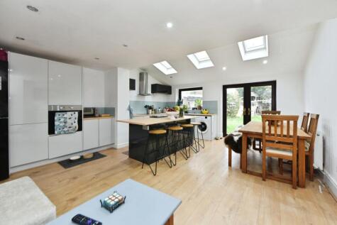 Manley Road, Sale, M33