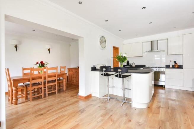 Kitchen/Dining Area